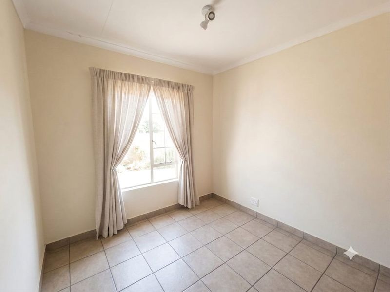 Charming 3-Bed Family Home with a Massive Wrap-Around Yard! - Photo 10