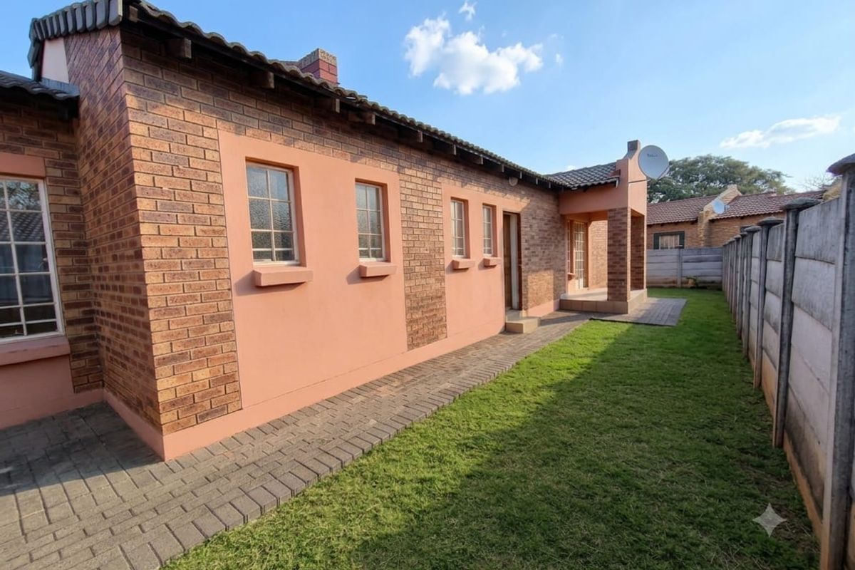 Charming 3-Bed Family Home with a Massive Wrap-Around Yard! - Photo 4