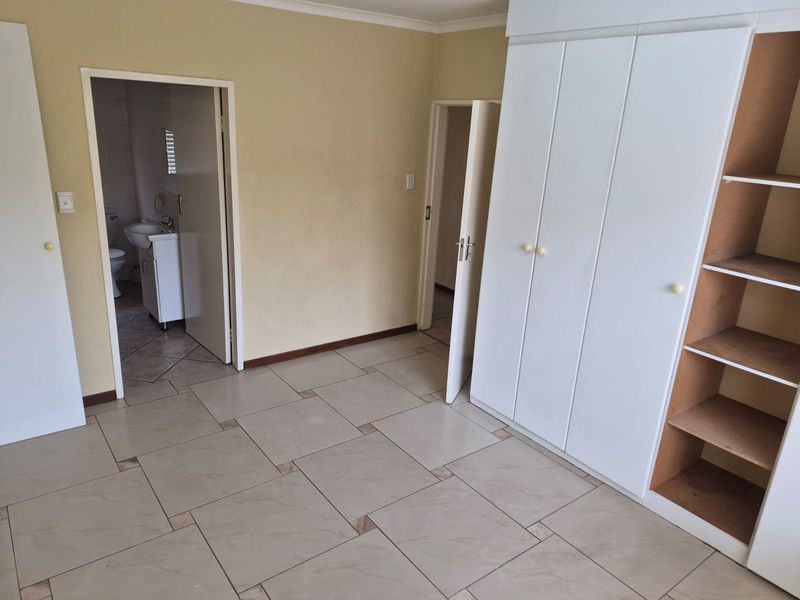 Townhouse Rental Monthly In Rustenburg - Photo 8
