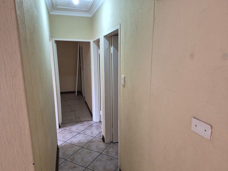 Townhouse Rental Monthly In Rustenburg - Photo 7