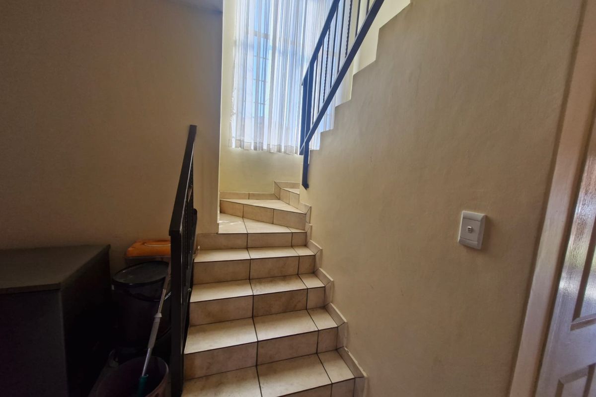 Townhouse Rental Monthly In Rustenburg - Photo 4