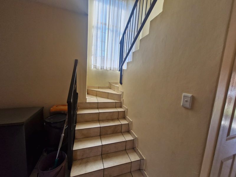 Townhouse Rental Monthly In Rustenburg - Photo 4