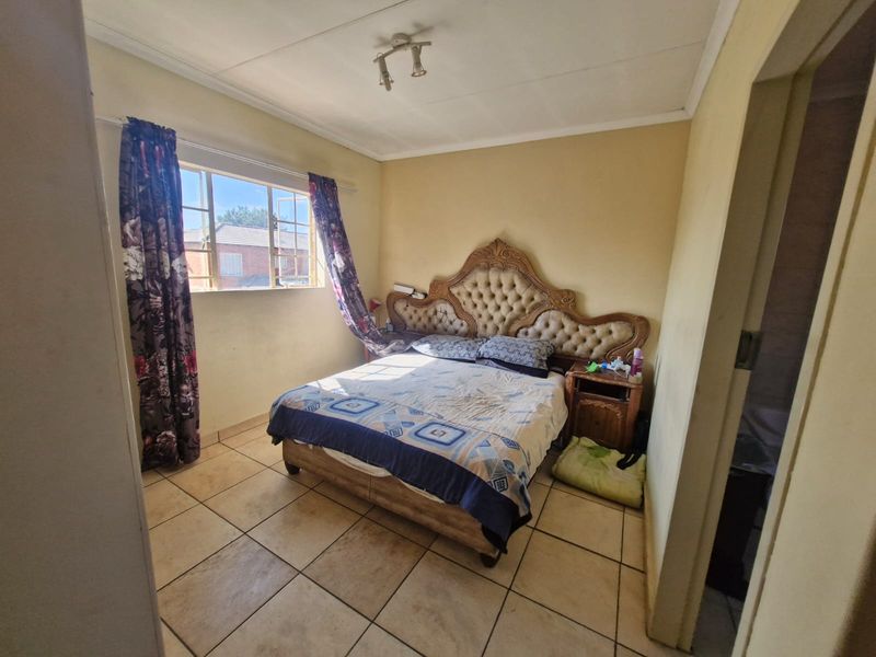 Townhouse Rental Monthly In Rustenburg - Photo 9