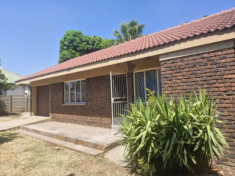House Rental Monthly In Rustenburg - Photo 2