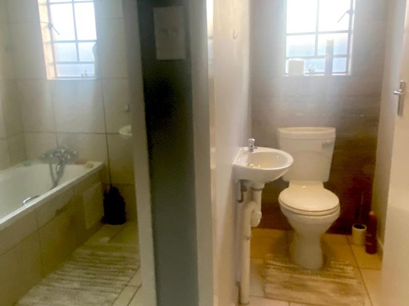 Townhouse For Sale In Rustenburg - Photo 7