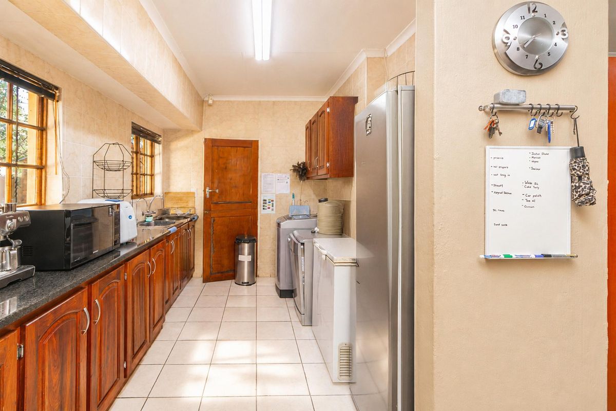 4 Bedroom Townhouse with Private Garden in Safari Gardens - Photo 5
