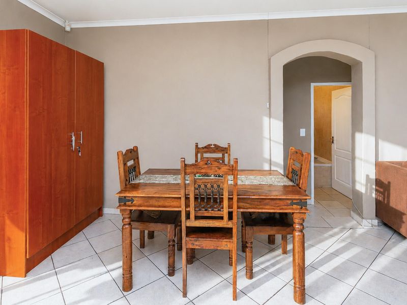 4 Bedroom Townhouse with Private Garden in Safari Gardens - Photo 8