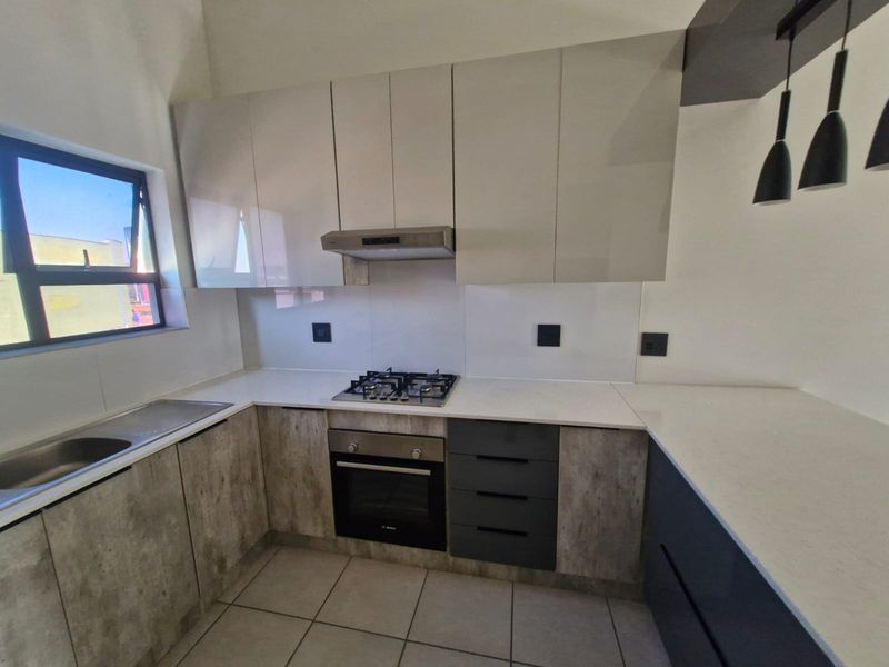 Apartment Rental Monthly In Rustenburg - Photo 5