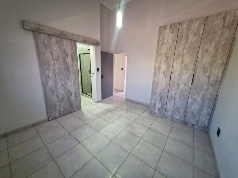 Apartment Rental Monthly In Rustenburg - Photo 10