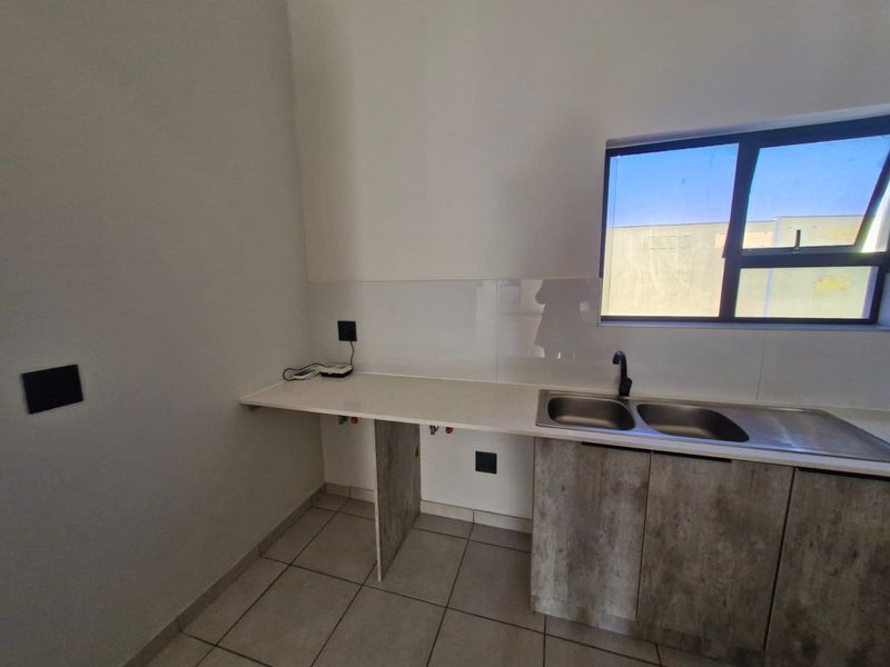 Apartment Rental Monthly In Rustenburg - Photo 8