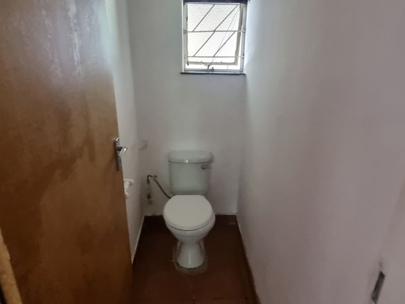 Charming Family Home with Bonus Income Potential: 3 Bedroom House + 1 Bedroom Flatlet! - Photo 9