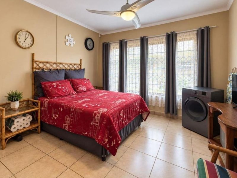 MAKE YOURSELF AT HOME IN THIS BEAUTIFULLY MAINTAINED TOWNHOUSE! - Photo 9