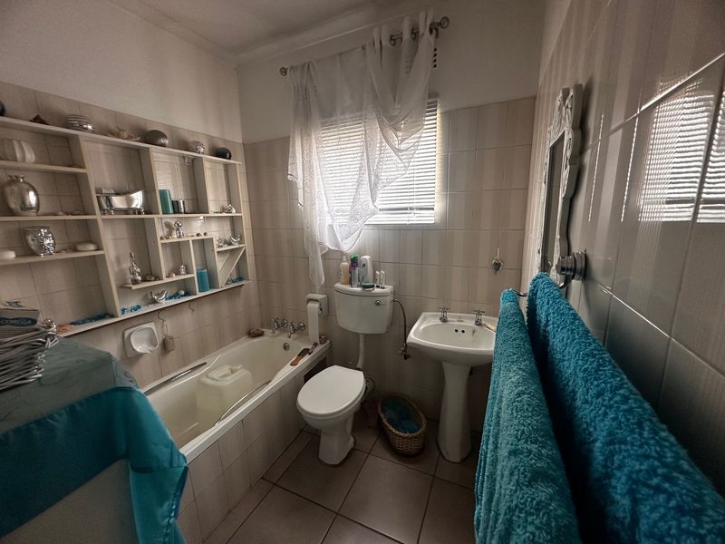 Cosy lock up and go unit in Rustenburg - Photo 7