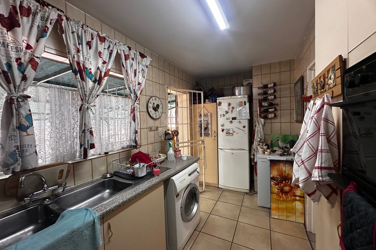 Cosy lock up and go unit in Rustenburg - Photo 5