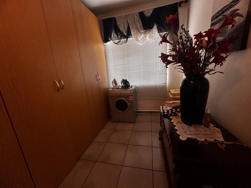 Cosy lock up and go unit in Rustenburg - Photo 9