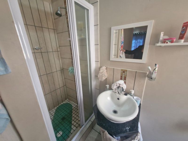 Townhouse Rental Monthly In Rustenburg - Photo 10