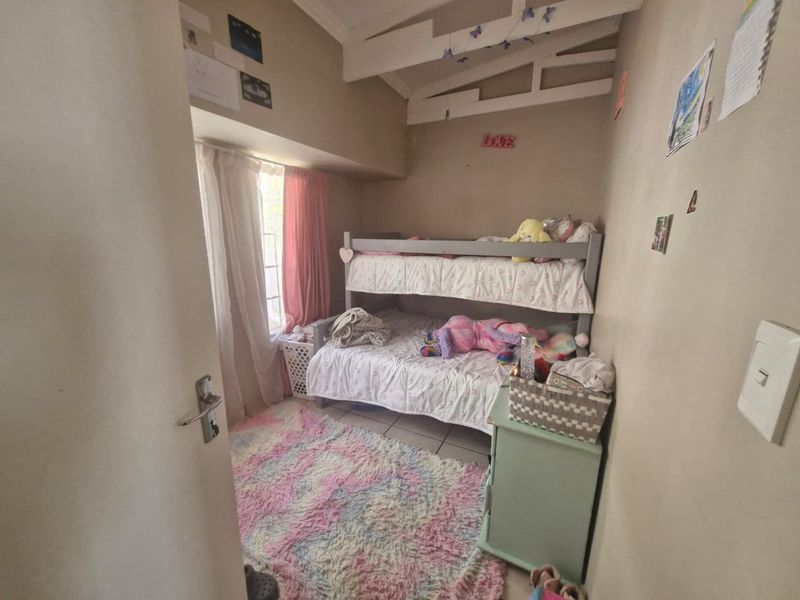 Townhouse Rental Monthly In Rustenburg - Photo 9