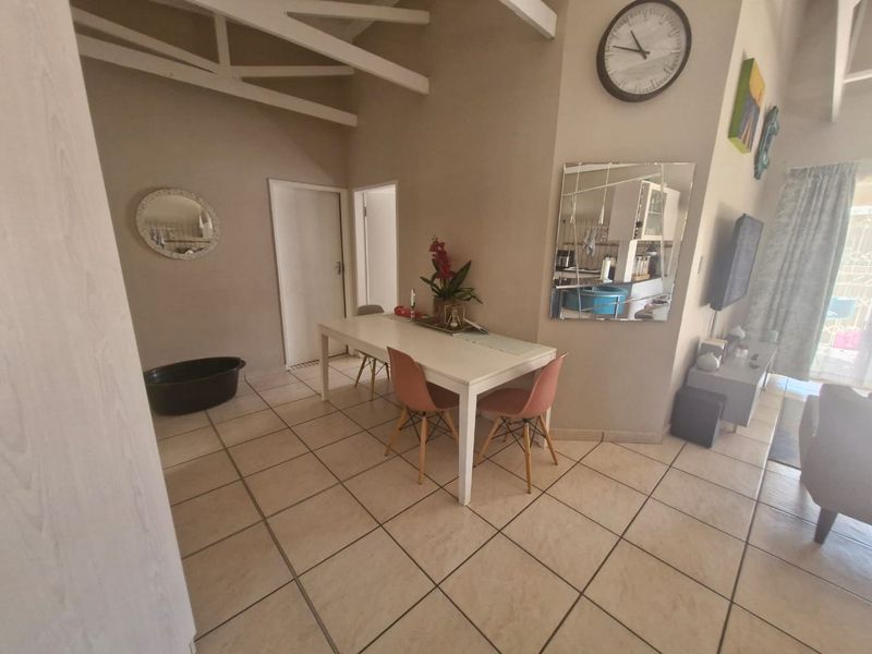 Townhouse Rental Monthly In Rustenburg - Photo 5
