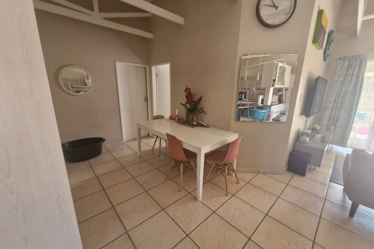 Townhouse Rental Monthly In Rustenburg - Photo 5