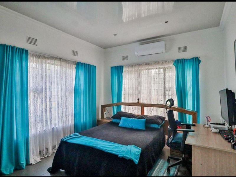 Fancy a sea-view? - Photo 5