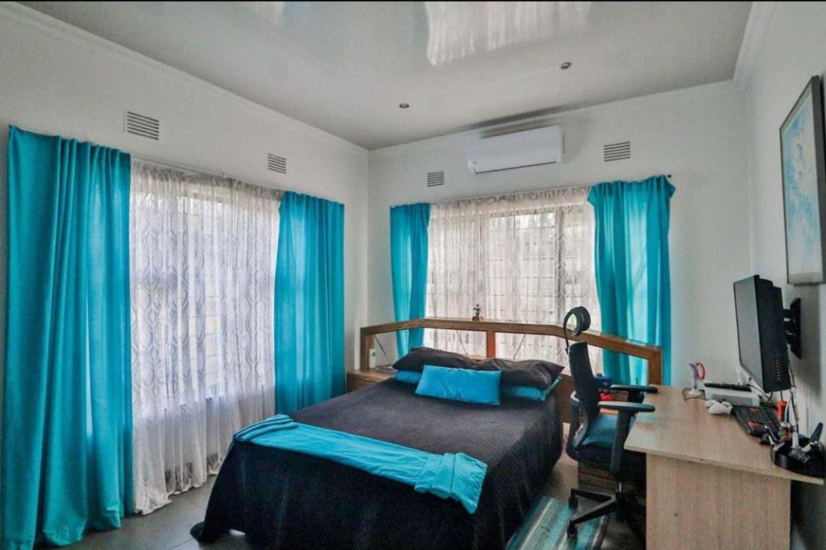 Fancy a sea-view? - Photo 5