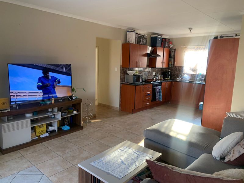 Top unit at Woodridge park up for rental!! - Photo 2