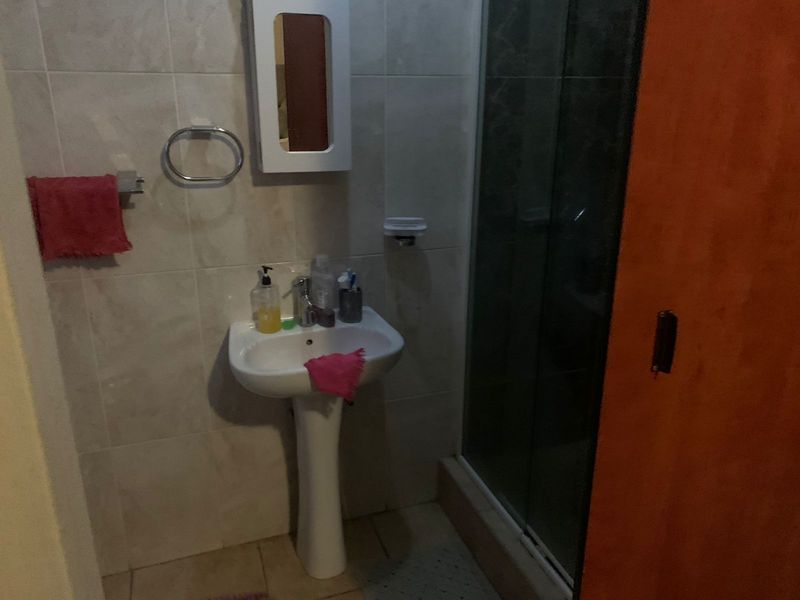 Top unit at Woodridge park up for rental!! - Photo 9