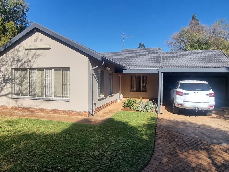 Step into your dream home: Stunning 3 bedroom 2 bathroom Home. - Photo 5