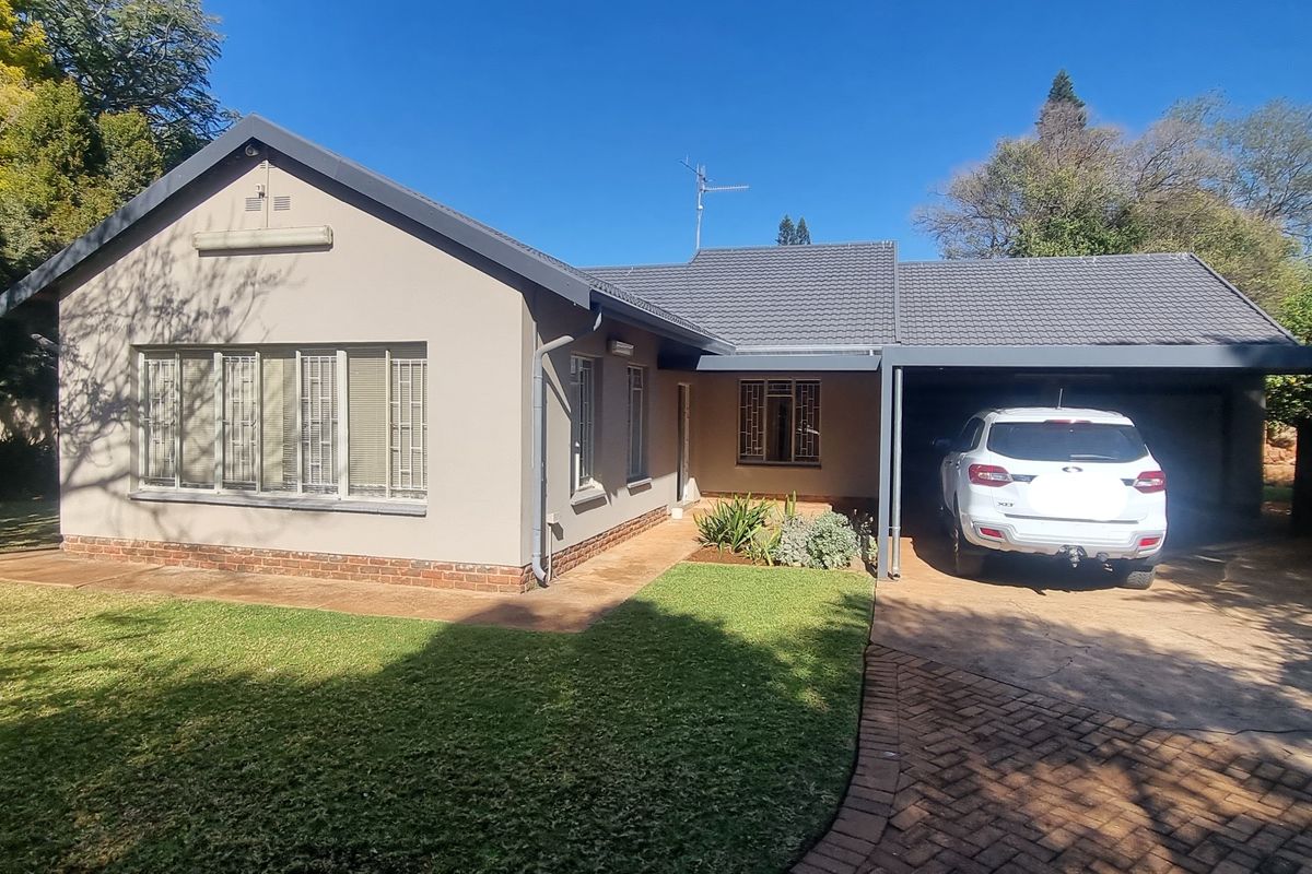 Step into your dream home: Stunning 3 bedroom 2 bathroom Home. - Photo 5