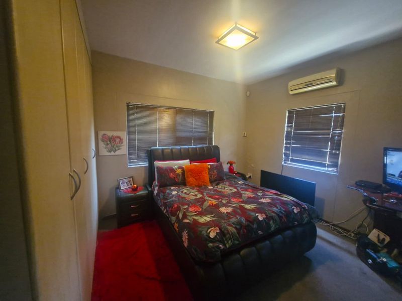Flat For Sale In Rustenburg - Photo 10
