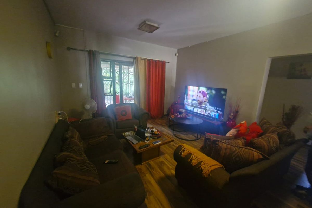 Flat For Sale In Rustenburg - Photo 5