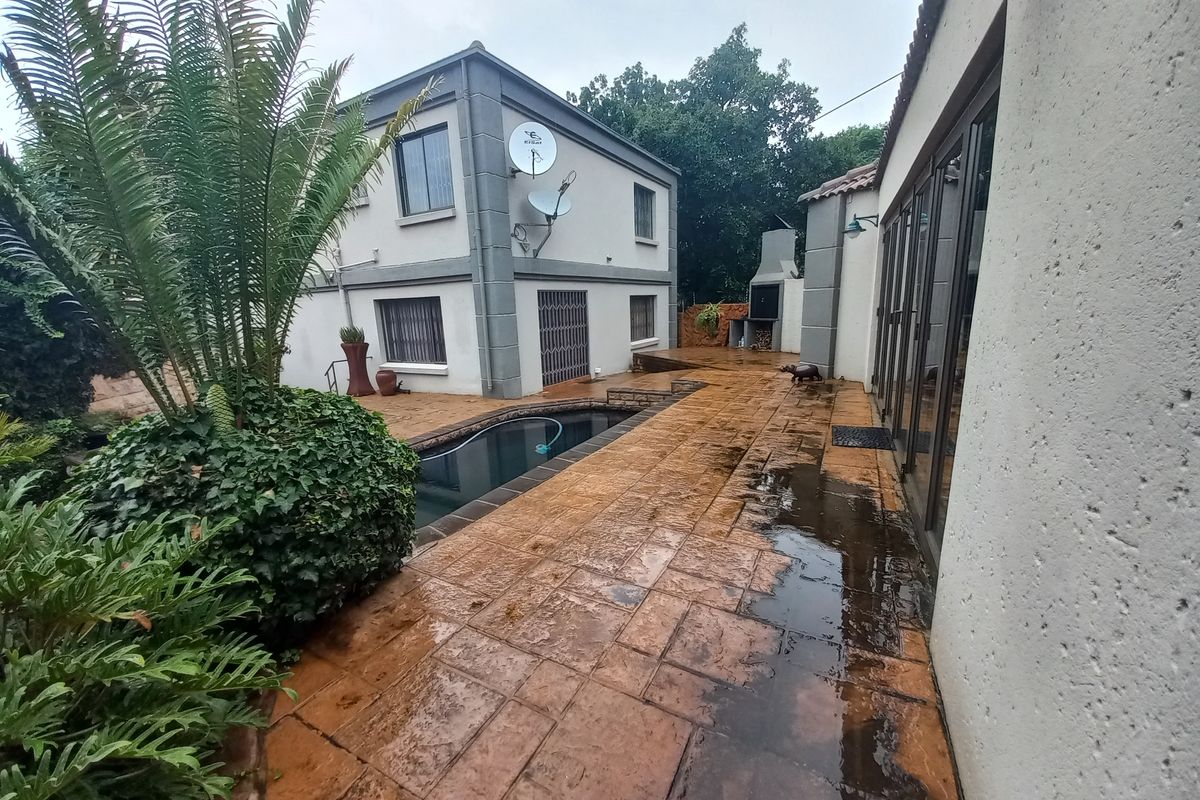 Seven bedroom property plus extras! - Photo 4