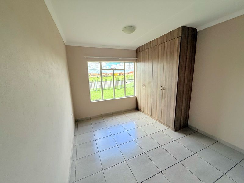 Spacious Townhouse for sale - Photo 7