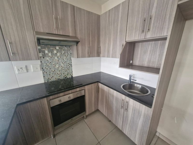 Duplex Rental Monthly In Rustenburg - Photo 9