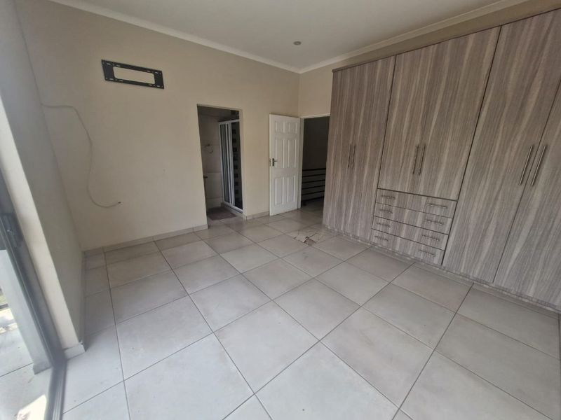 Duplex Rental Monthly In Rustenburg - Photo 7