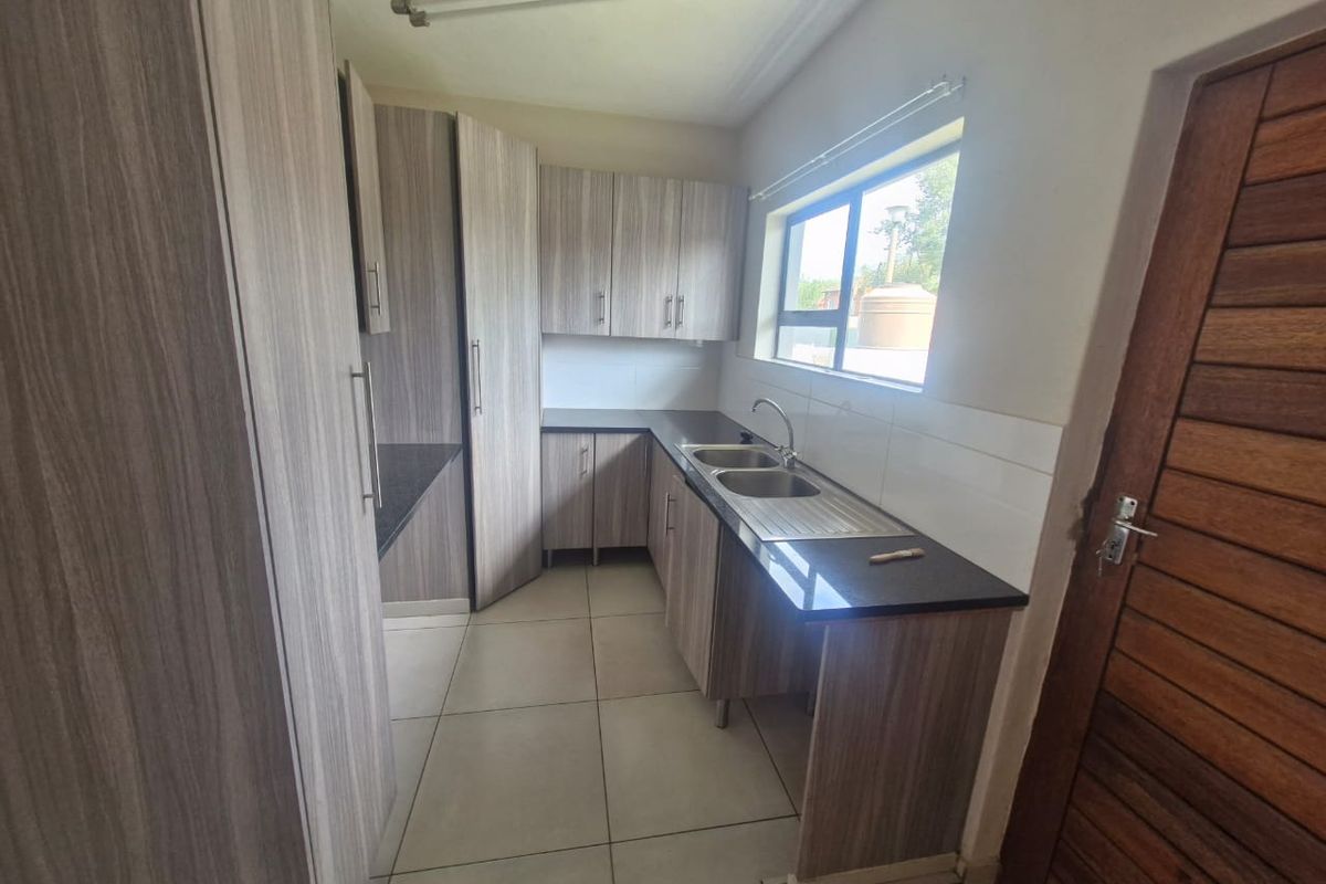 Duplex Rental Monthly In Rustenburg - Photo 2