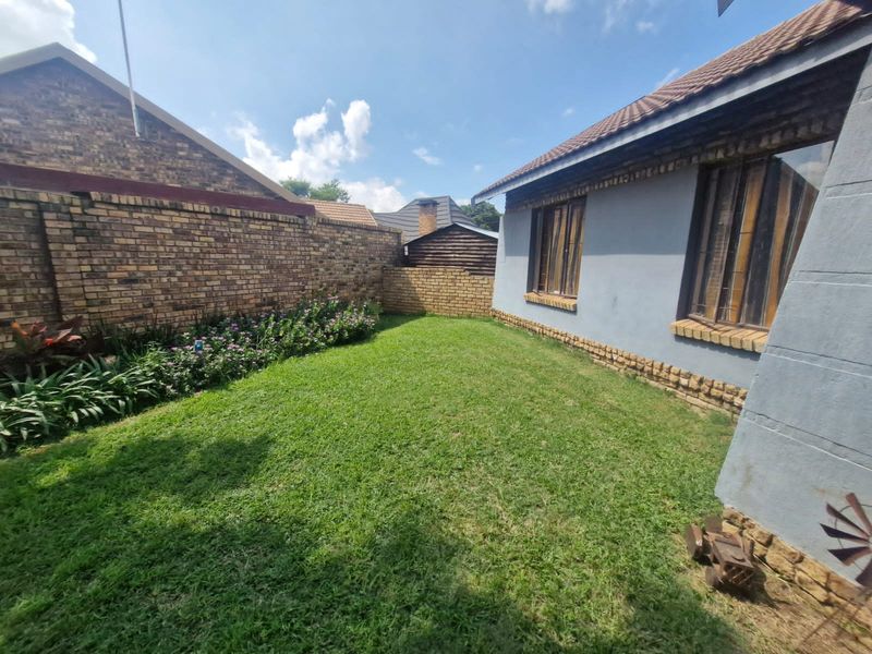 Townhouse For Sale In Rustenburg - Photo 2