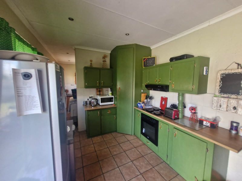 Townhouse For Sale In Rustenburg - Photo 6
