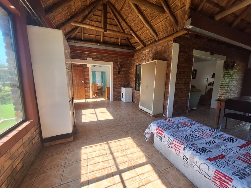 Family Home in Mooinooi - Photo 6