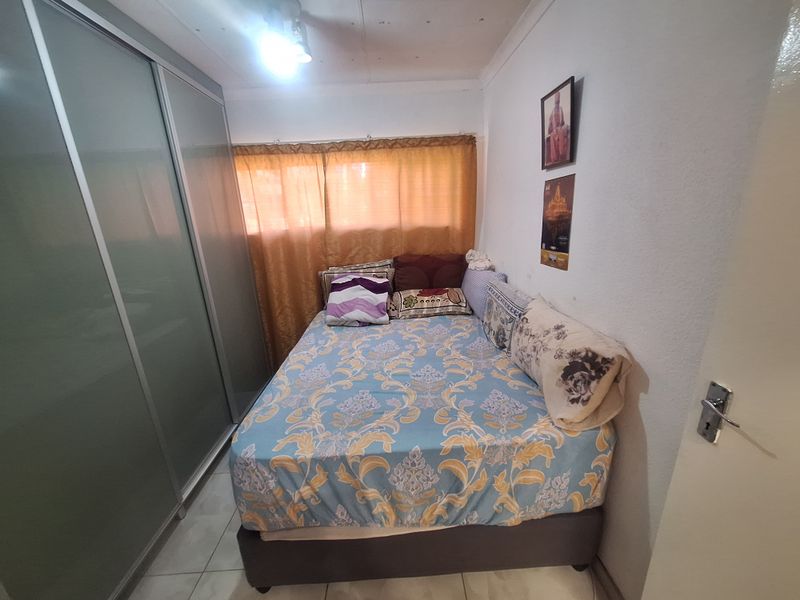 Townhouse For Sale In Rustenburg - Photo 7