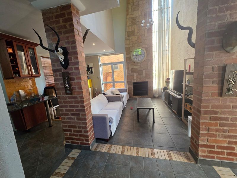 Townhouse For Sale In Rustenburg - Photo 6