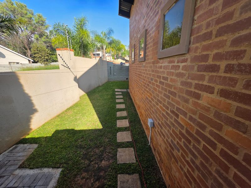 Townhouse For Sale In Rustenburg - Photo 3