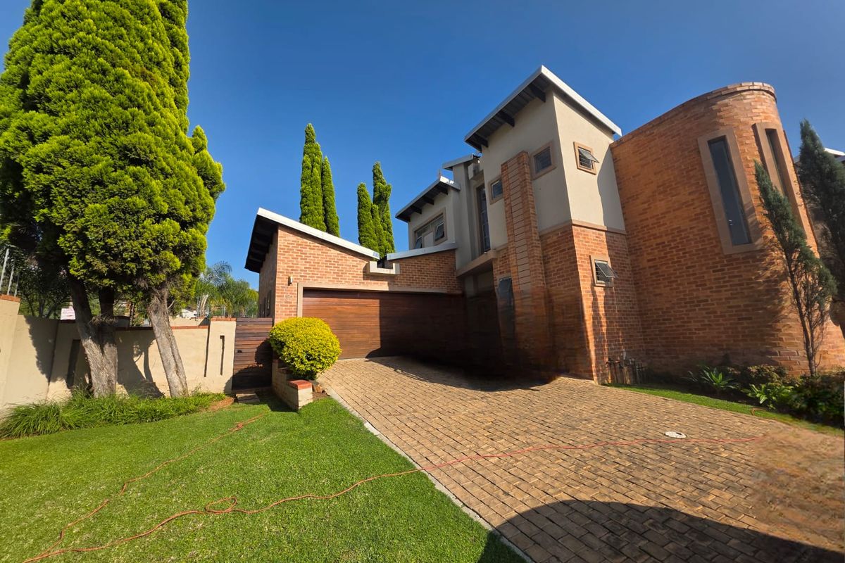 Townhouse For Sale In Rustenburg - Photo 4