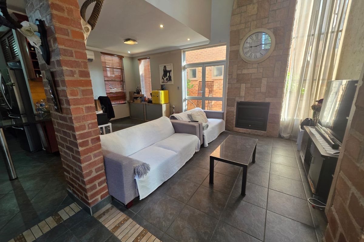 Townhouse For Sale In Rustenburg - Photo 5