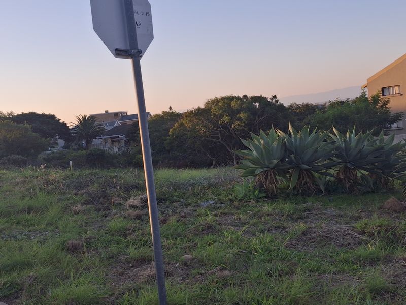 Corner stand in suburb area with a beautiful sea view! - Photo 3