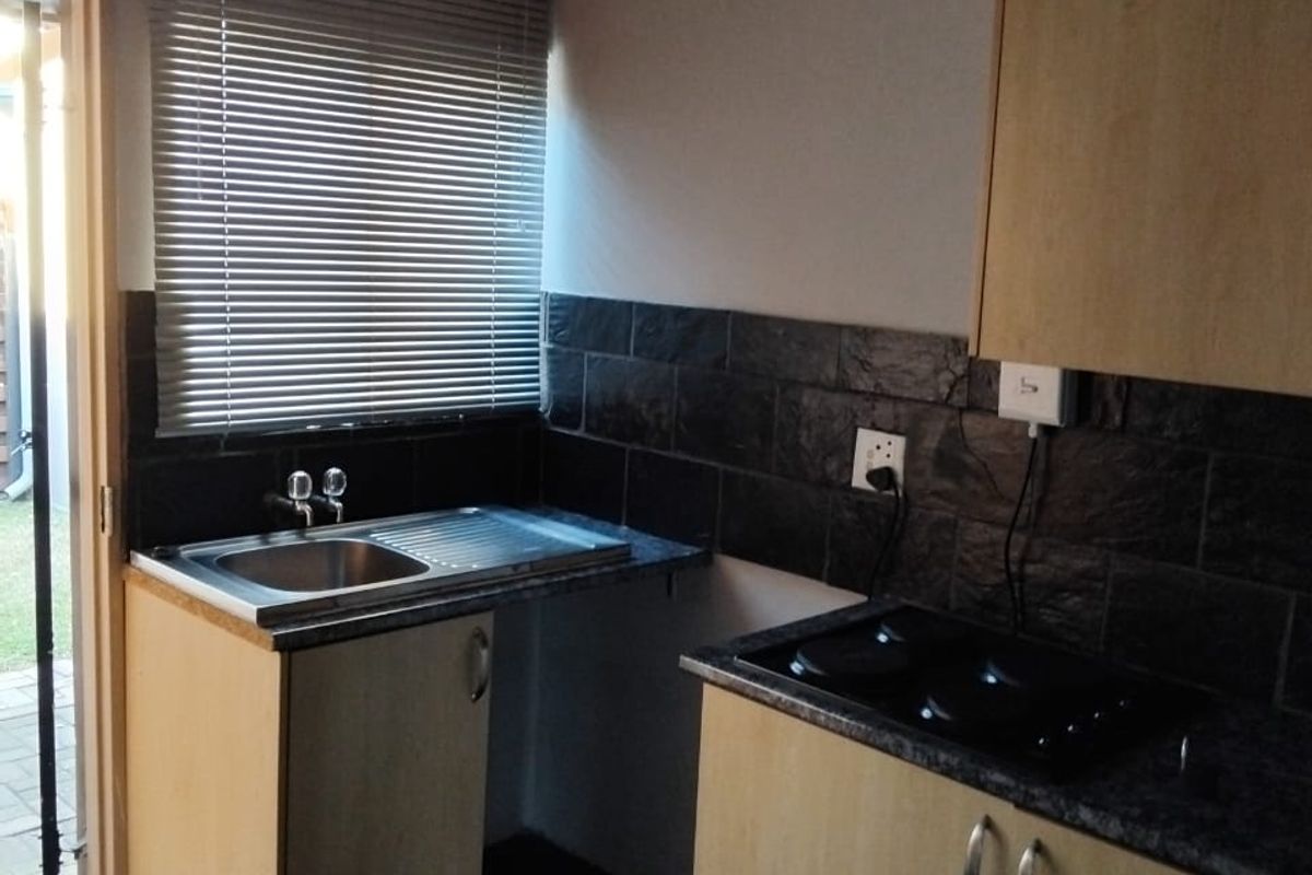 Flat Rental Monthly In Rustenburg - Photo 5