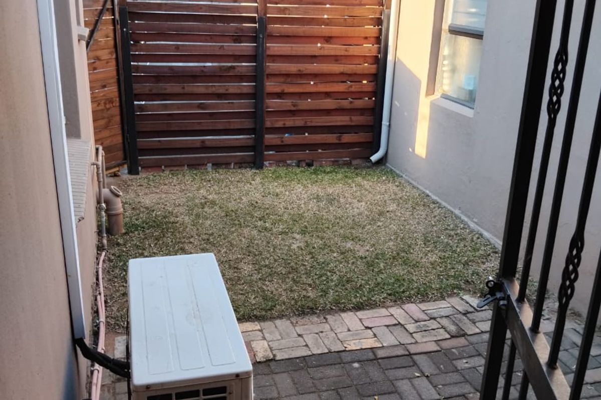 Flat Rental Monthly In Rustenburg - Photo 2