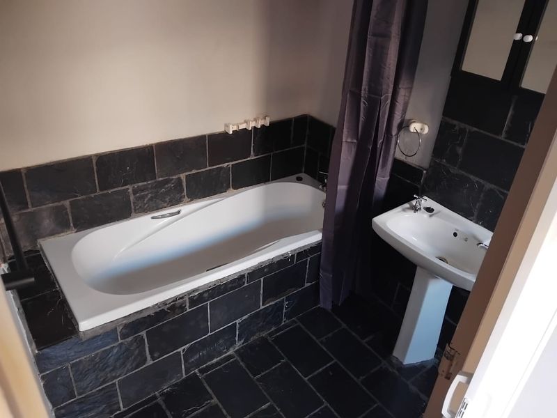 Flat Rental Monthly In Rustenburg - Photo 8