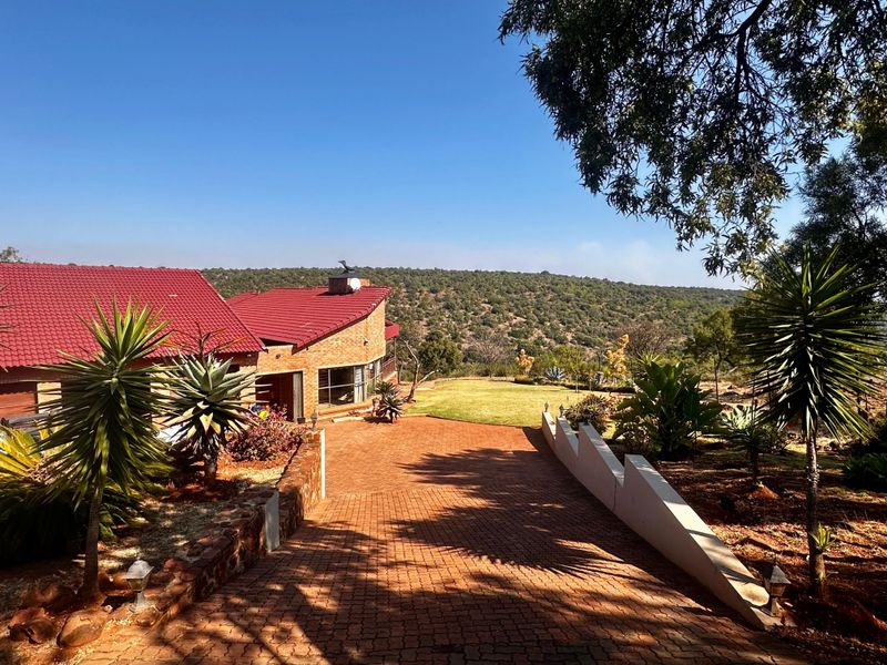 House For Sale In Swartruggens - Photo 2