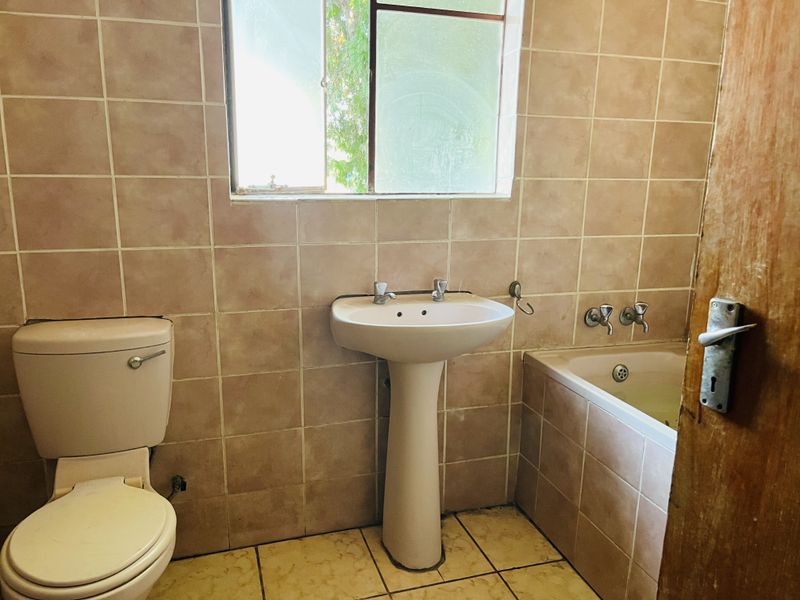 Priced to go - Photo 9